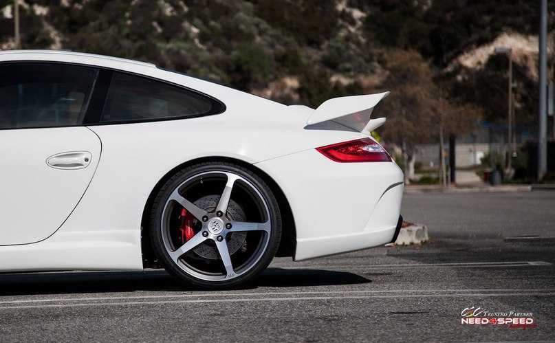 Porsche 911 Carrera S - 6