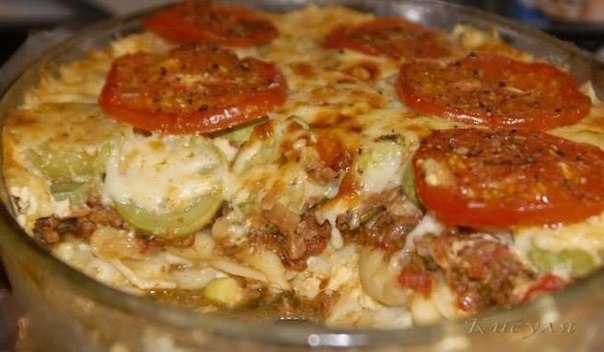 Ленивая лазанья-запеканка с кабачками.Продукты:-фарш мясной 0,5 кг-лук 2 шт.-томатный соус 1 стакан ...