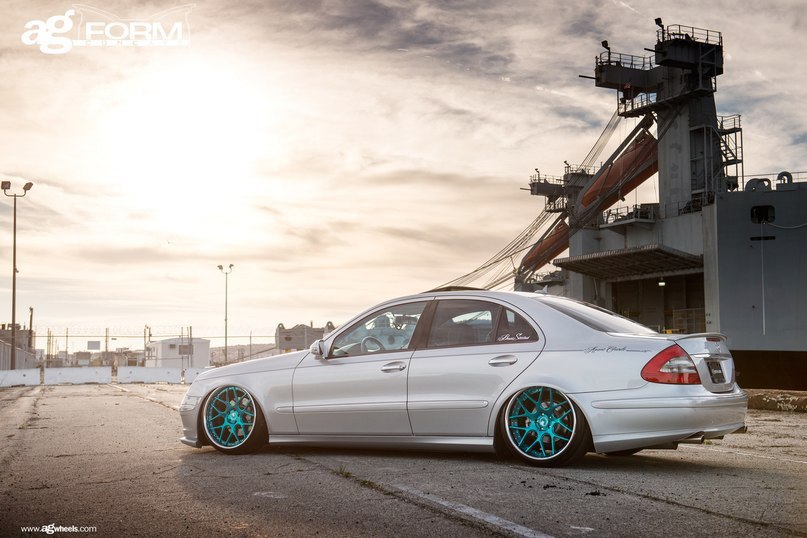 Mercedes-Benz E350. - 3