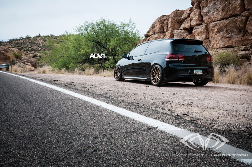 Volkswagen Golf R. - 4