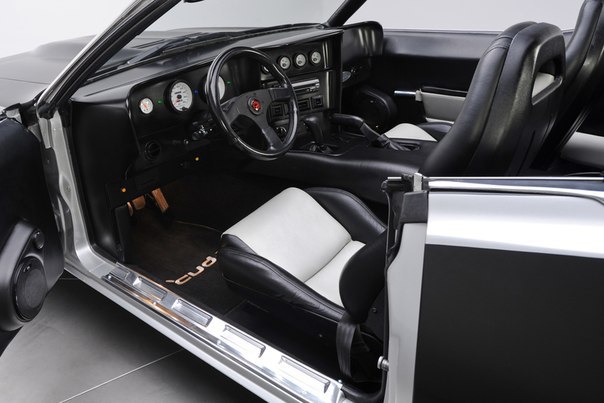 1971 Silver &amp;amp; Black Plymouth Cuda Convertible Viper V10 - 8