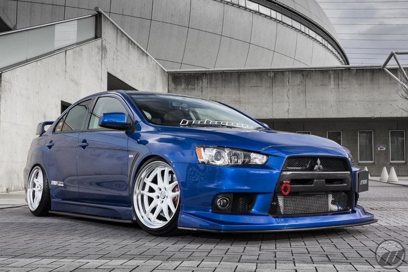 Mitsubishi Lancer Evolution X. - 3