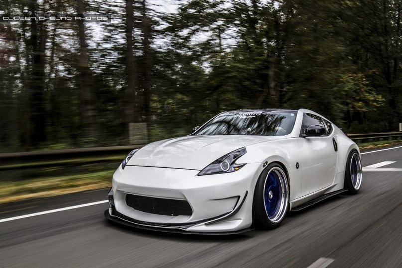 Nissan 370Z - 3