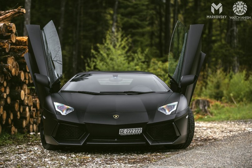 Lamborghini Aventador.