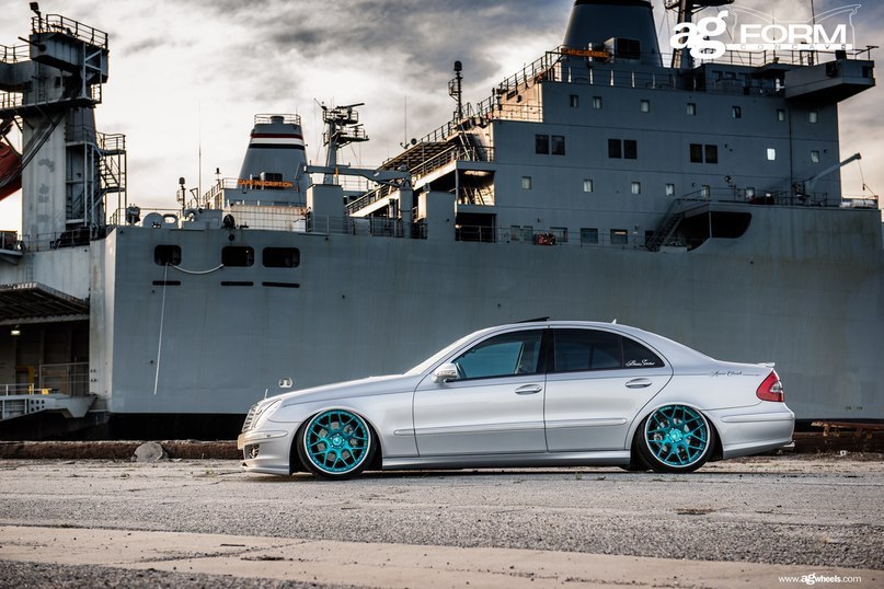 Mercedes-Benz E350. - 4