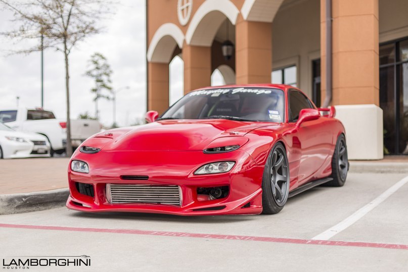 Mazda RX-7.