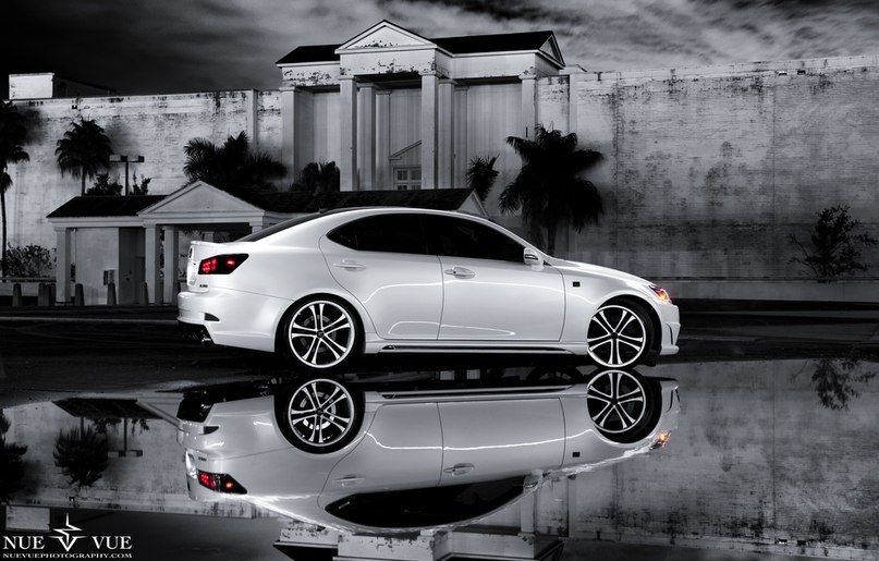 Lexus IS350.