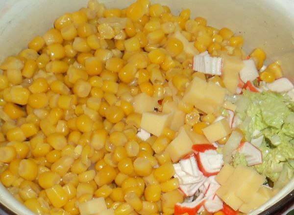 Салат с пекинской капустой и крабовыми палочками.Пекинскую капусту я открыла для себя совсем ... - 6