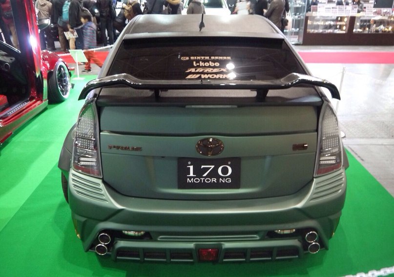 SPARK CUSTOM GARAGE PRIUS - 4