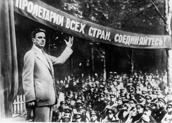 122  , 19  1893 ,       .