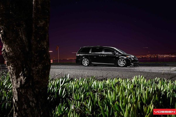 Toyota Sienna - 5
