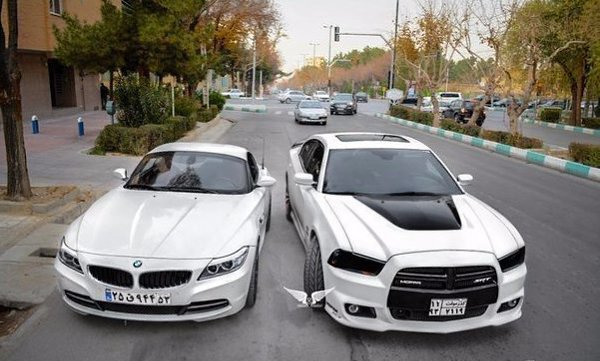 Dodge Charger SRT-8 Super Bee