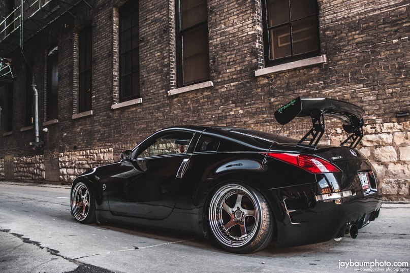 Nissan 350Z. - 3