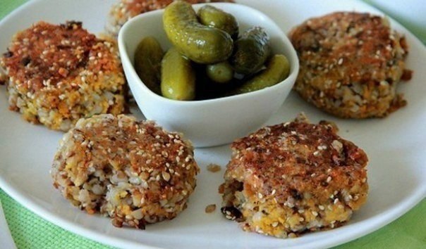 Очень вкусное и постное блюдо из крупы, овощей и грибов. Котлеты получаются восхитительными и имеют ...
