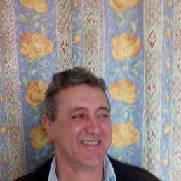 OLEG, 52, 