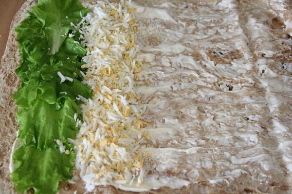 Рулет из лаваша с крабовыми палочками и огурцом.Рулет из лаваша с начинкой - это вкусная и быстрая ... - 3