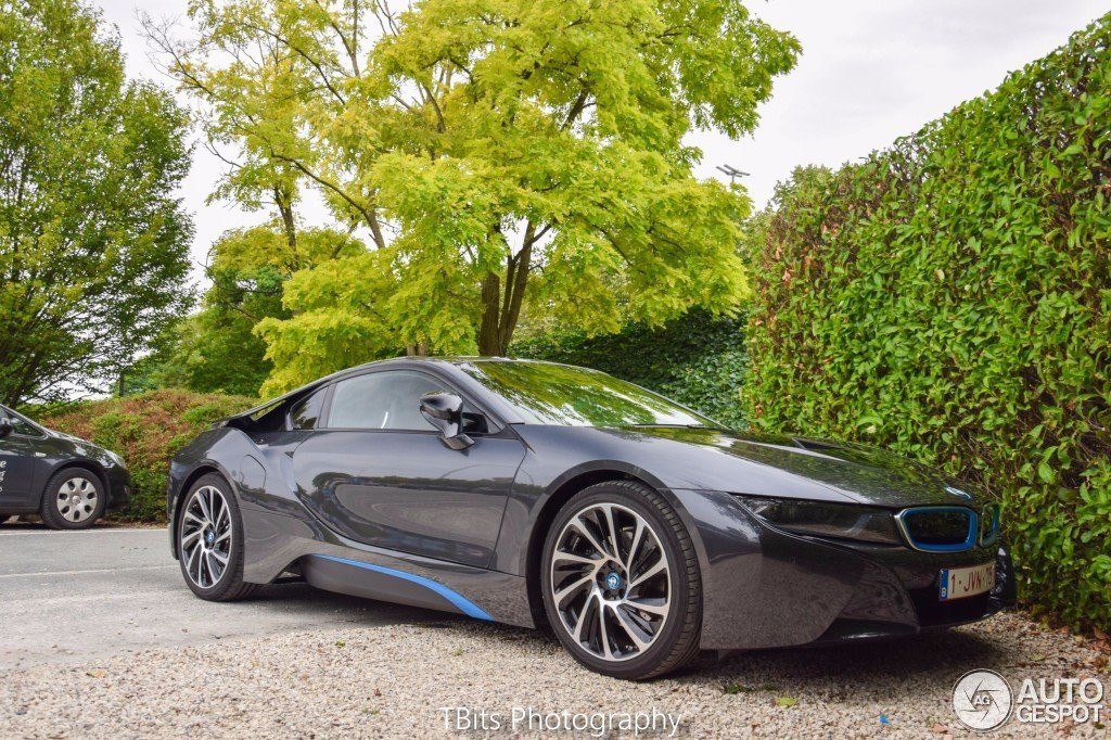 BMW i8