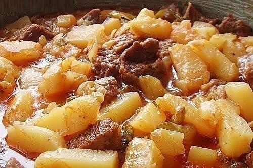 Азу.Очень вкусноИнгредиенты:говядина или курица - 400 гр.;соленые огурцы - 5-6 шт..;луковица - 1 ...