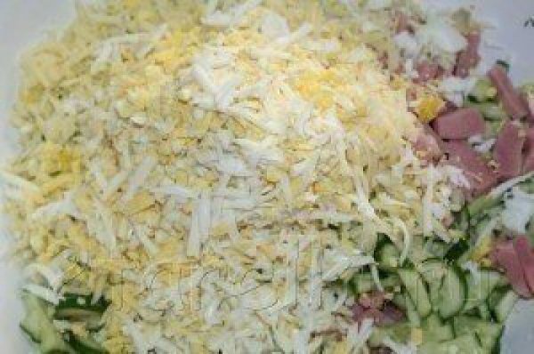 Салат «Неженка».Вкусный праздничный салатик, нежный, но пикантный за счет чесночка.Ингредиенты:400 ... - 4