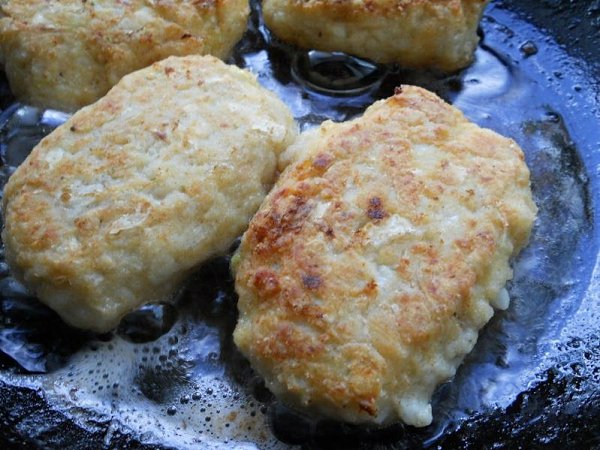 Котлеты из куриного фарша с капустой тушеные в томате. Фарш куриный (лучше пополам - филе + красное ... - 6