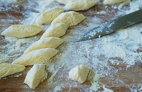 Вареники ленивые.Ингредиенты:Творог — 250 гЯйцо куриное — 1 шт.Масло топленое — 1 ст. л.Соль — 2 ... - 3