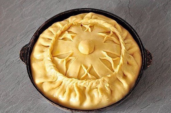 Зур бэлеш - татарский пирог с картофелем и мясом.Время приготовления: 200 минут Порций: ... - 5
