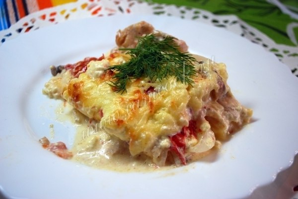 Куриная запеканка по-французски.Ингредиенты:Куриное филе - 400 грамм;Картофель - 2 шт;Лук - 1 ...