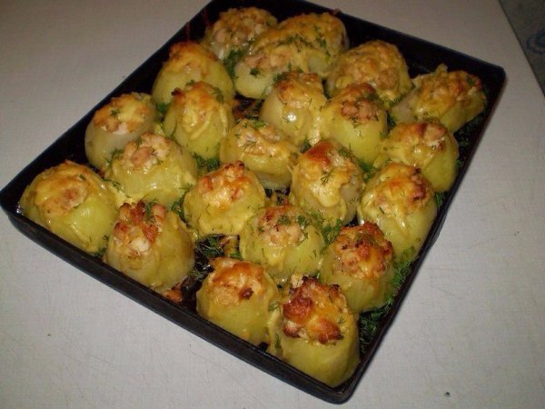 10 самы вкусных рецептов блюд из картофеля. 1) КАРТОФЕЛЬ ПО ФРАНЦУЗСКИИнгредиенты: Картофель - ... - 5