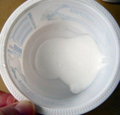 Сердце из ниток.Вам понадобится:-Клей ПВА-Нитки-Шарики-Ножницы-Игла - 5