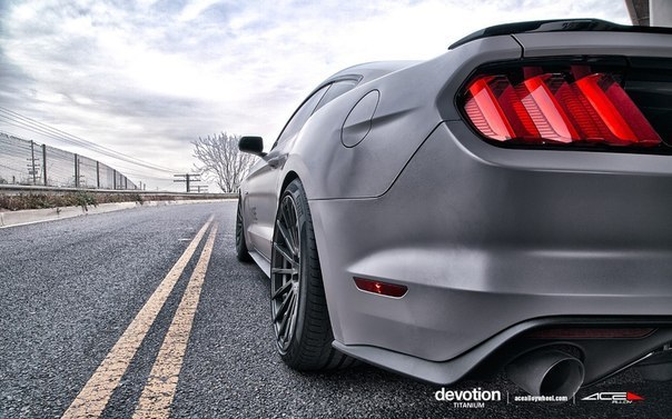 Ford Mustang GT 5.0 - 8