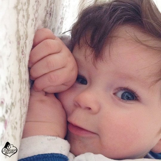 С появлением ребенка, у женщины развиваются нечеловеческие способности… видеть в темноте… слышать ...