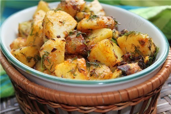 Картофель по-бомбейски (индийская кухня). Вам потребуется: 1 кг картофеля 2 помидора 2 ст.л. ...