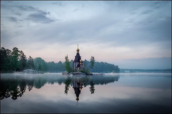 Храм апостола Андрея Первозванного на Вуоксе.Небольшая деревянная церковь Андрея Первозванного ...