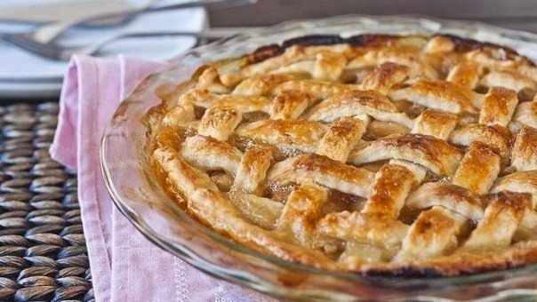 Вкуснейший карамельный грушевый пирог.Ингредиенты:Тесто:Мука - 2,5 стаканаХолодная вода - 6-8 ...