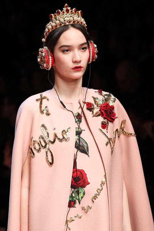 Dolce & Gabbana. - 2