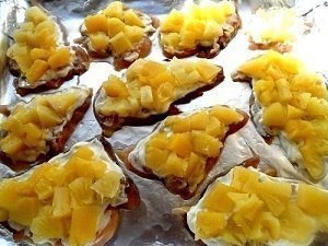 Курица, запеченная с ананасами и сыром.Состав:куриное филе: 500 г.консервированные ананасы: 450-500 ... - 3