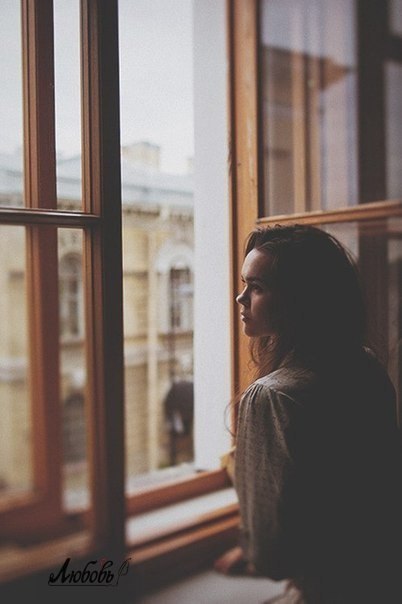 Что хочет женщина порой? Бокал вина и выходной. С подругой скромно посидеть. Немного выпить – ...