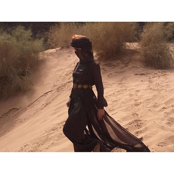 Будь то дом, звезда или пустыня - самое прекрасное в них то, чего не увидишь глазами. ©Антуан де ...