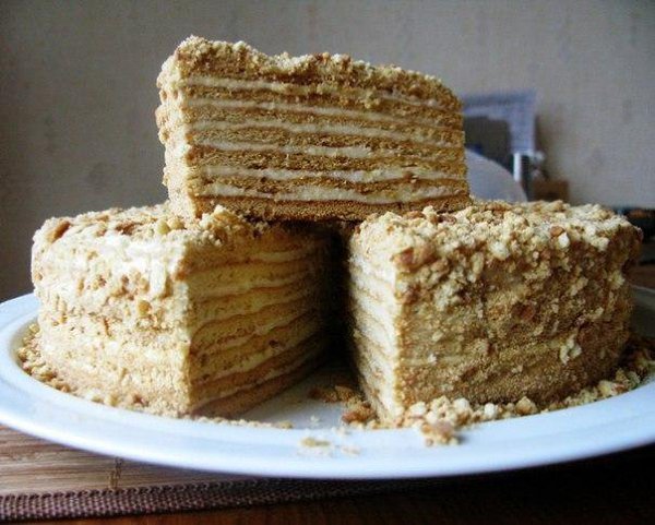 ТОРТЫ НА НОВЫЙ ГОД: ТОП-5 РЕЦЕПТОВ.1) Торт ПанчоИНГРЕДИЕНТЫ:Для теста: 3 яйца 1 стакан сахара 1 ч.л. ... - 3