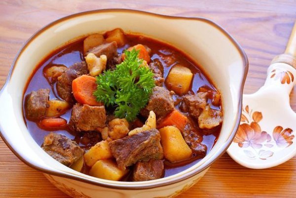 ПОПУЛЯРНЫЕ РЕЦЕПТЫ ДЛЯ МУЛЬТИВАРКИ. 1) Чахохбили из курицы в мультиварке ИНГРЕДИЕНТЫ: тушка курицы ... - 2