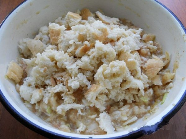 Котлеты из куриного фарша с капустой тушеные в томате. Фарш куриный (лучше пополам - филе + красное ... - 5