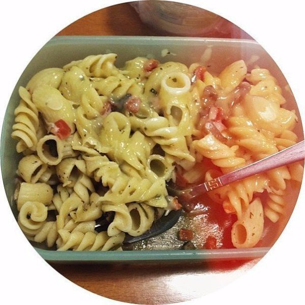 макароны в кастрюле. спагетти. макароны со сметаной и свежими овощами. макароны на пару. макароны в кастрюле.