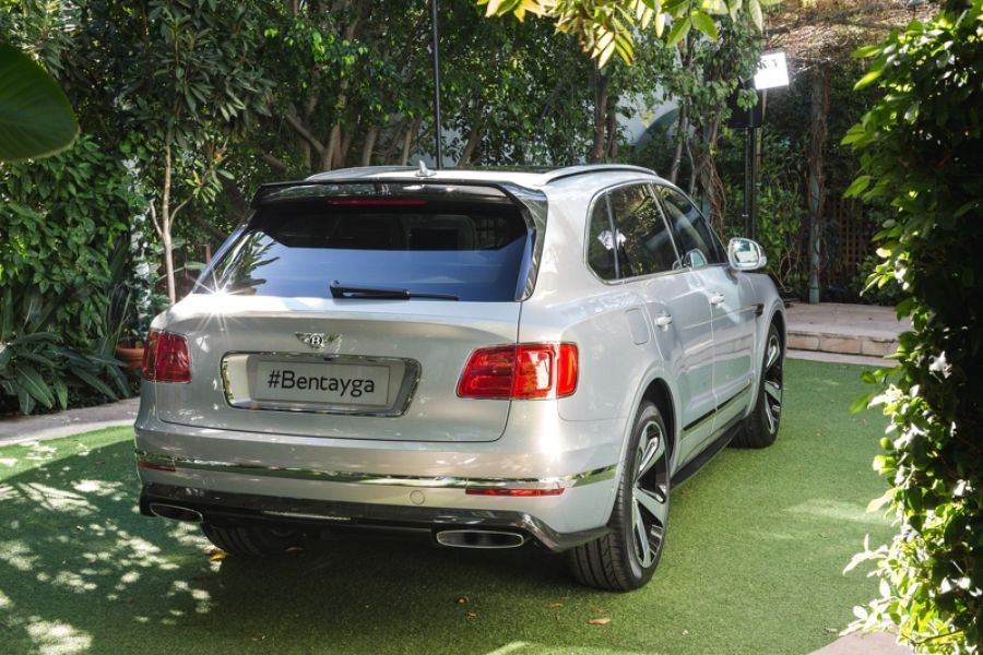 Bentley Bentayga: https://fotostrana.ru/away?to=/sl/lM95 - 6