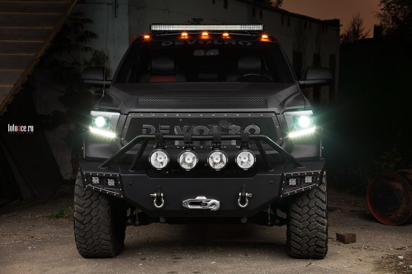 Toyota Tundra Devolro Diablo.