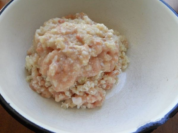 Котлеты из куриного фарша с капустой тушеные в томате. Фарш куриный (лучше пополам - филе + красное ... - 2