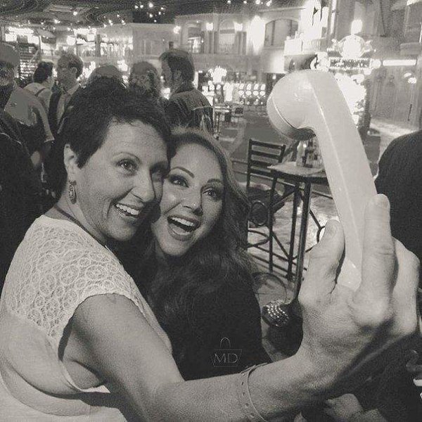 @. Если бы лет 20 назад нам сказали, что мы будем фотографировать телефоном.... мы подумали бы, что ...