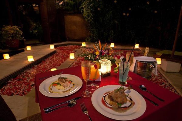 Романтический вечер на двоих — и пусть весь мир подождёт! Отношения двух влюблённых всегда полны ... - 6