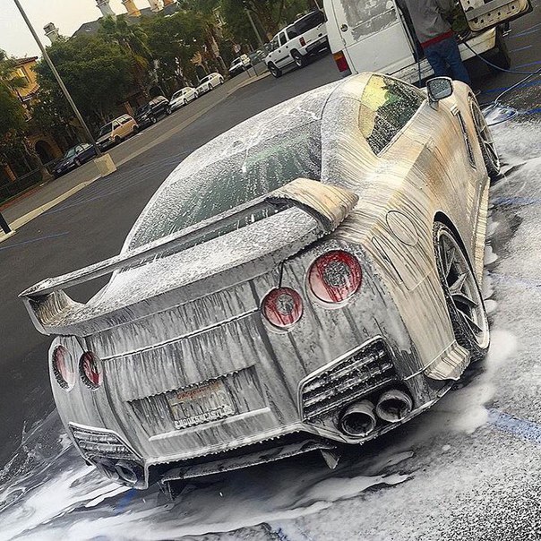 Nissan GT-R
