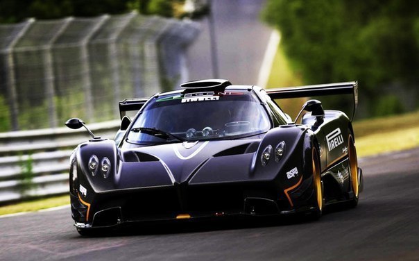 Pagani Zonda R (1 400 000$)