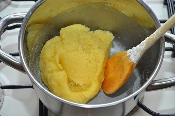 Эклеры. Время приготовления - 15 минут Время выпекания - 45 минут Ингредиенты: Масло сливочное — 100 ... - 2